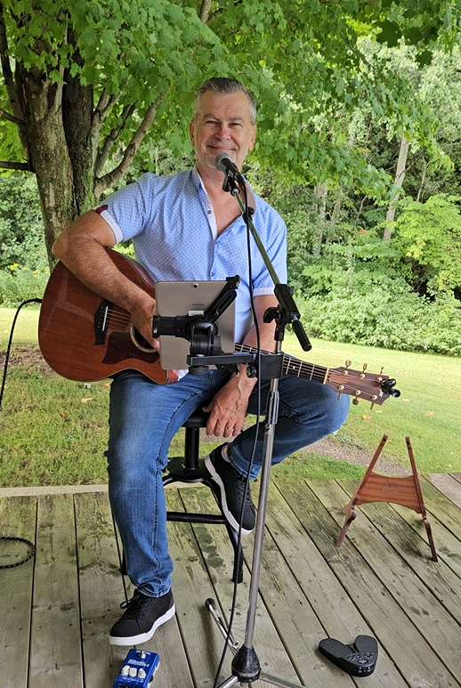Henry Winter promotional video - live acoustic musician for retirement homes in Waterloo Region